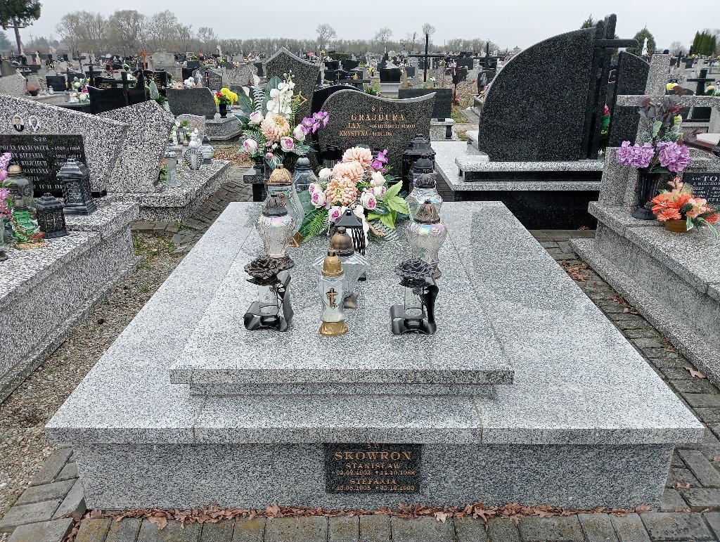 Grób Stefania Skowron